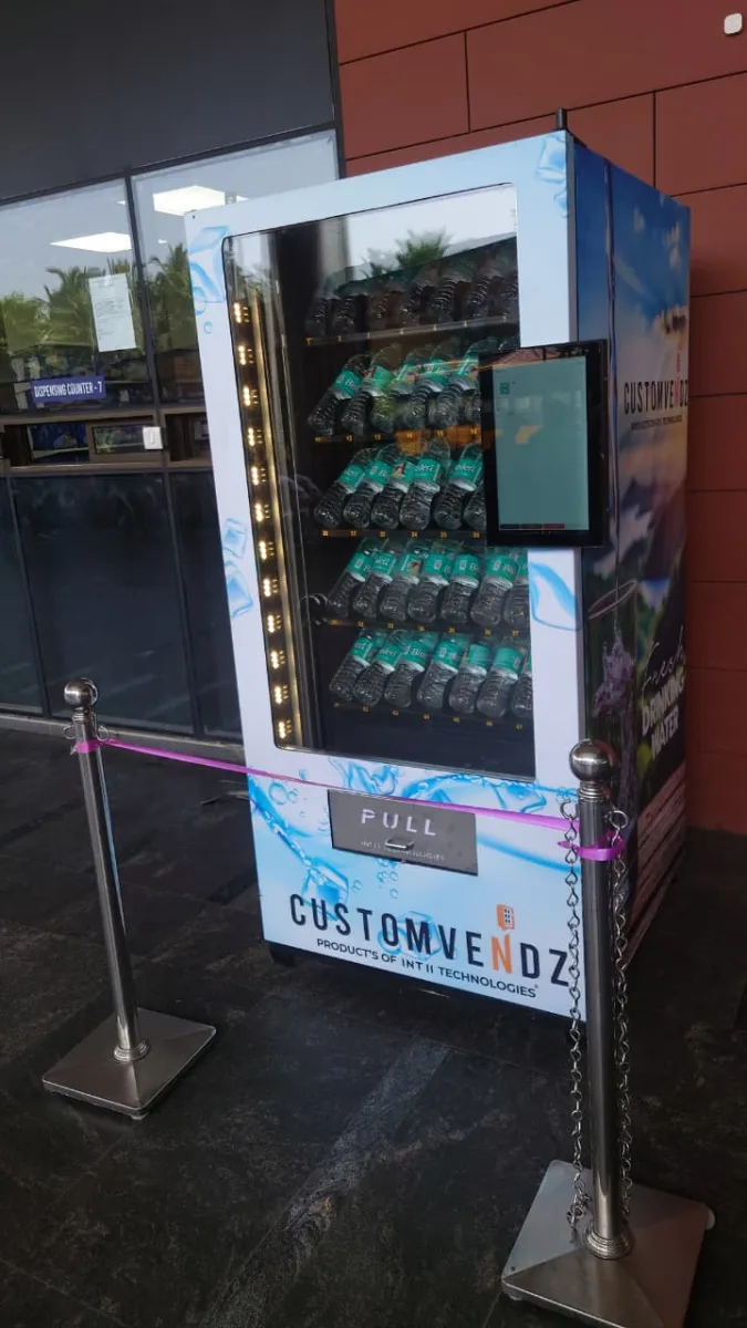 WATTER BOTTLE VENDING MACHINE